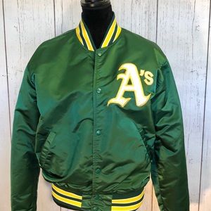 Vintage Oakland A’s Starter jacket in EUC sz L